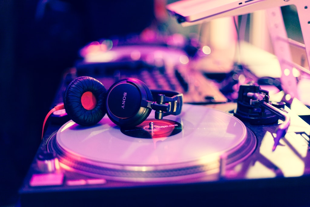 Als Profi Hochzeits DJ nur mit erstklassiger Technik unterwegs.